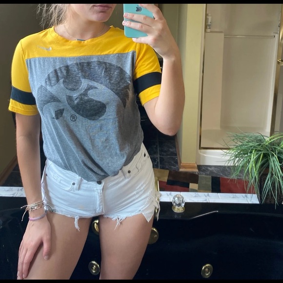 Iowa Hawkeyes shirt - Picture 1 of 2